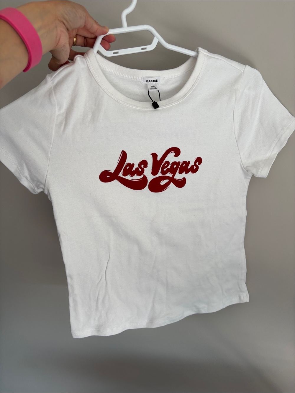 NWT！Garage White Tee with Red 'Las Vegas' Script